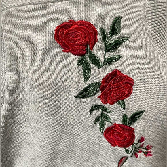 DIVIDED Red Rose Floral Gray Long Sleeve Sweater - Picture 4 of 6